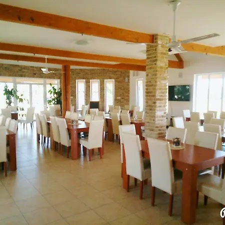 Apartment Kaboka Lovastanya *